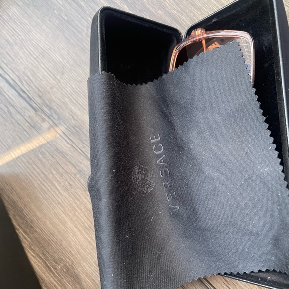 Sunglasses - Picture 5 of 7